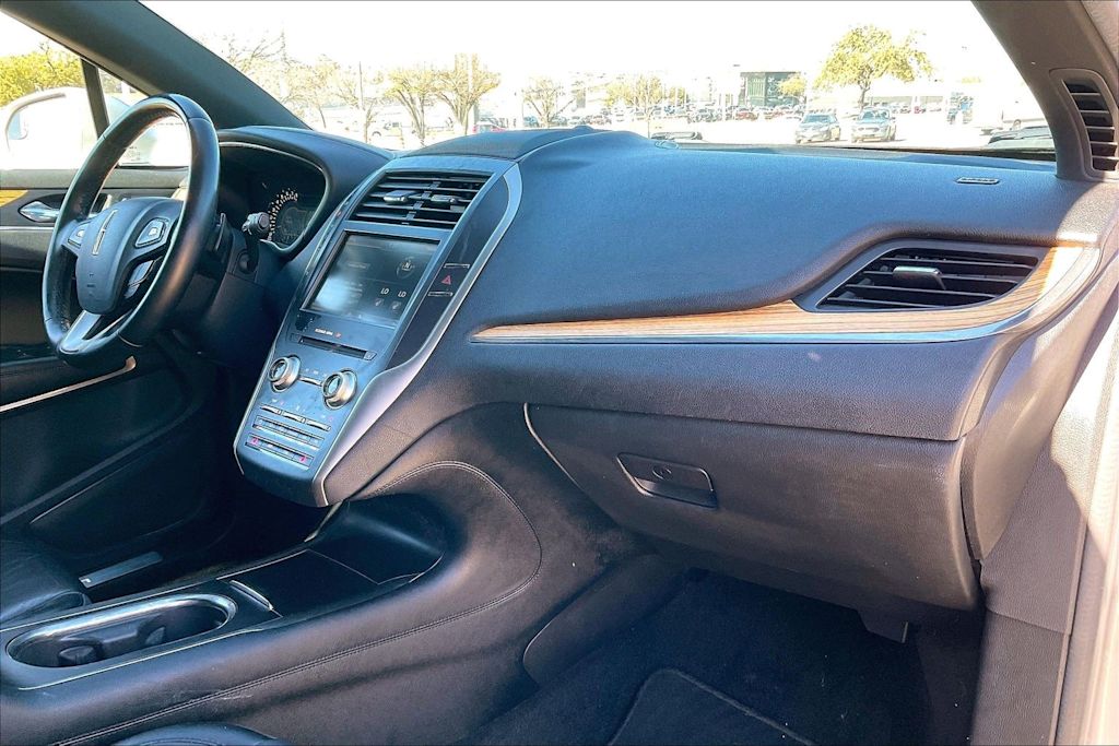 Thumbnail: 2015 Lincoln MKC - 25