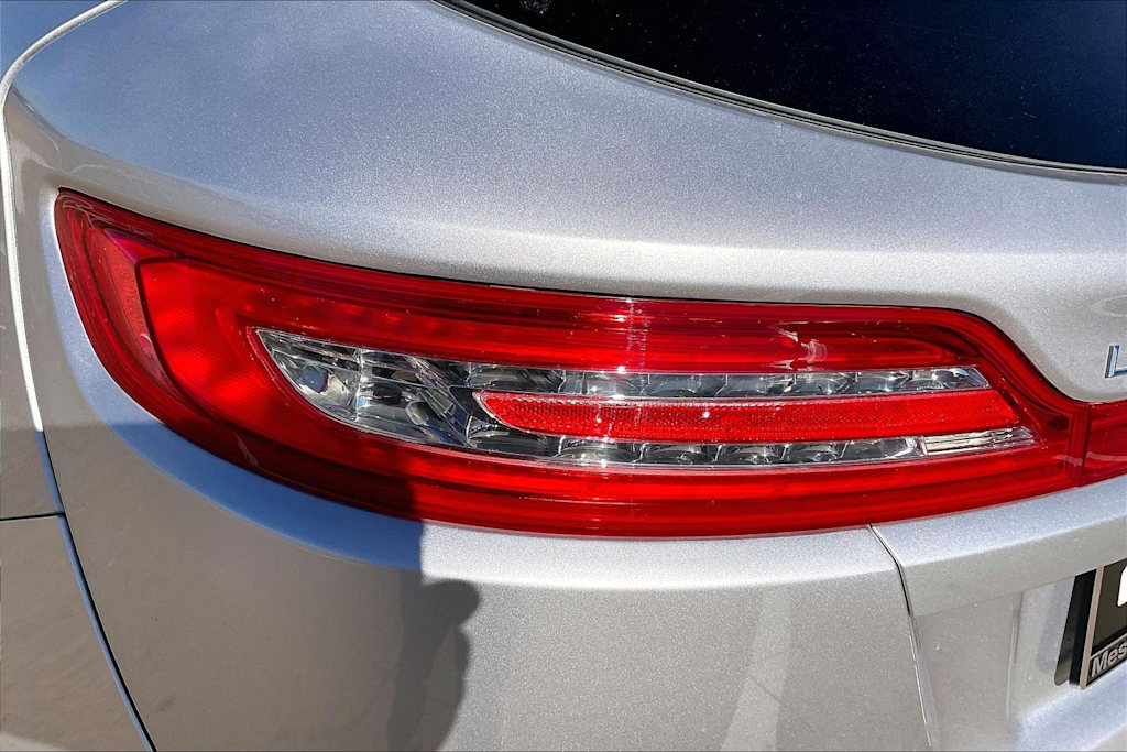 Thumbnail: 2015 Lincoln MKC - 31