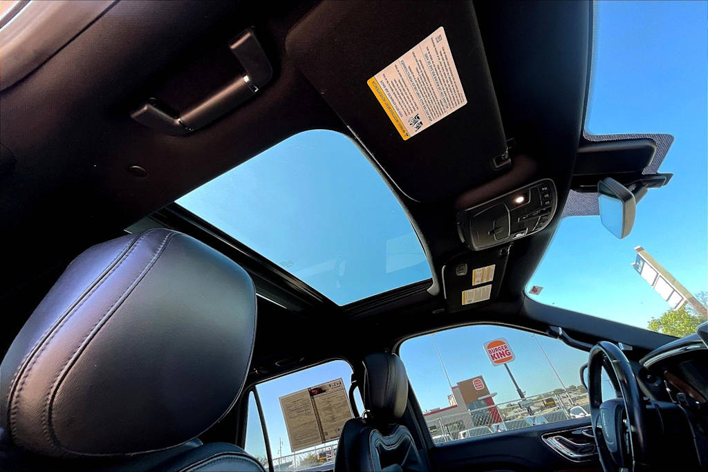 Thumbnail: 2018 Lincoln Navigator - 29