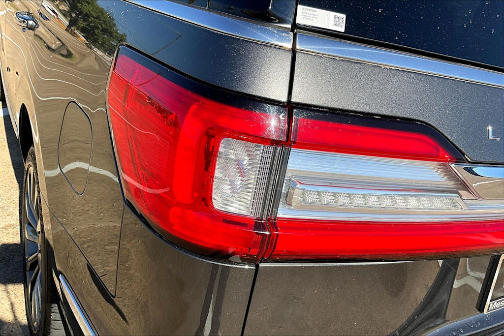 Thumbnail: 2018 Lincoln Navigator - 31