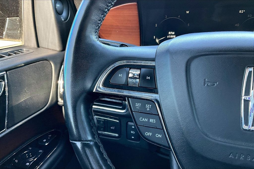 Thumbnail: 2018 Lincoln Navigator - 24