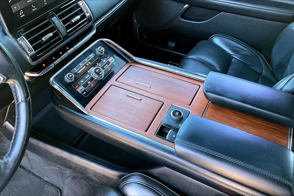 Thumbnail: 2018 Lincoln Navigator - 16