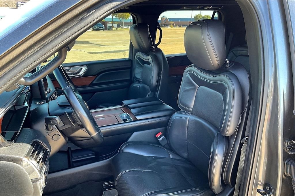 Thumbnail: 2018 Lincoln Navigator - 10