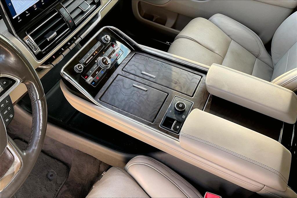 Thumbnail: 2022 Lincoln Navigator - 3