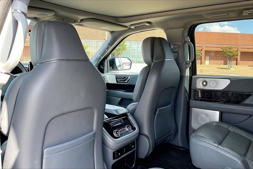 Thumbnail: 2020 Lincoln Navigator L - 11