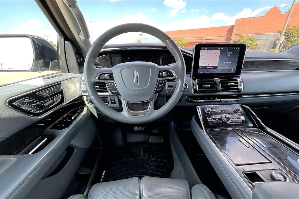 Thumbnail: 2020 Lincoln Navigator L - 12