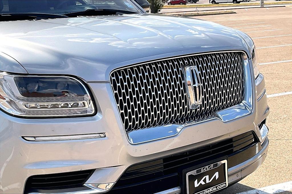 Thumbnail: 2020 Lincoln Navigator L - 31