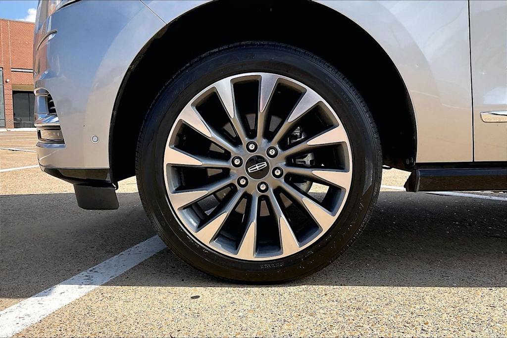 Thumbnail: 2020 Lincoln Navigator L - 7