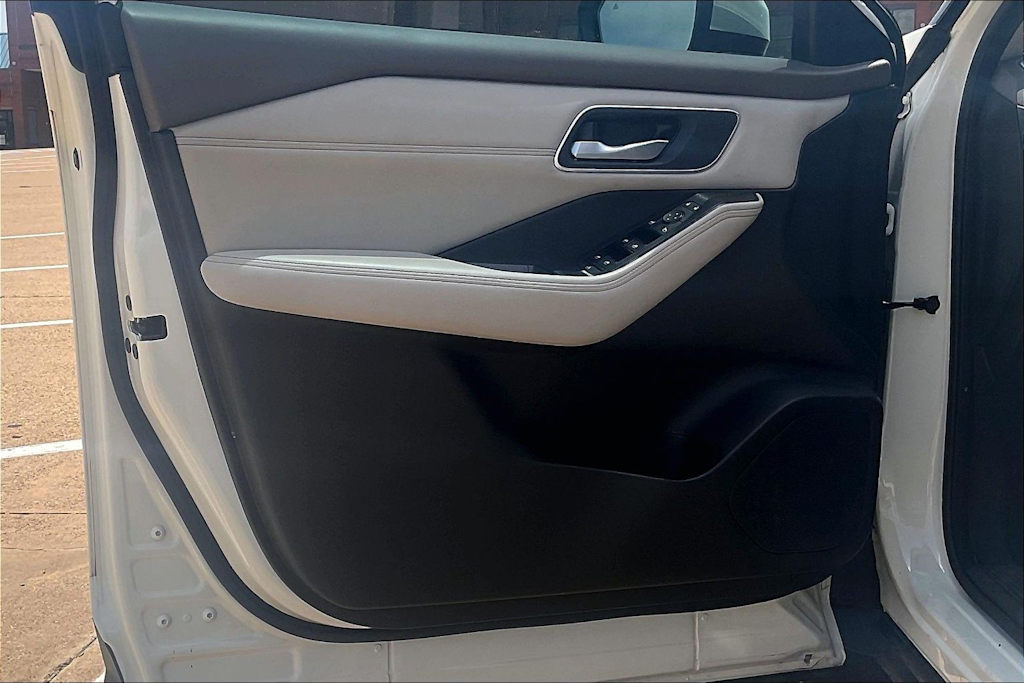 Thumbnail: 2021 Nissan Rogue - 24