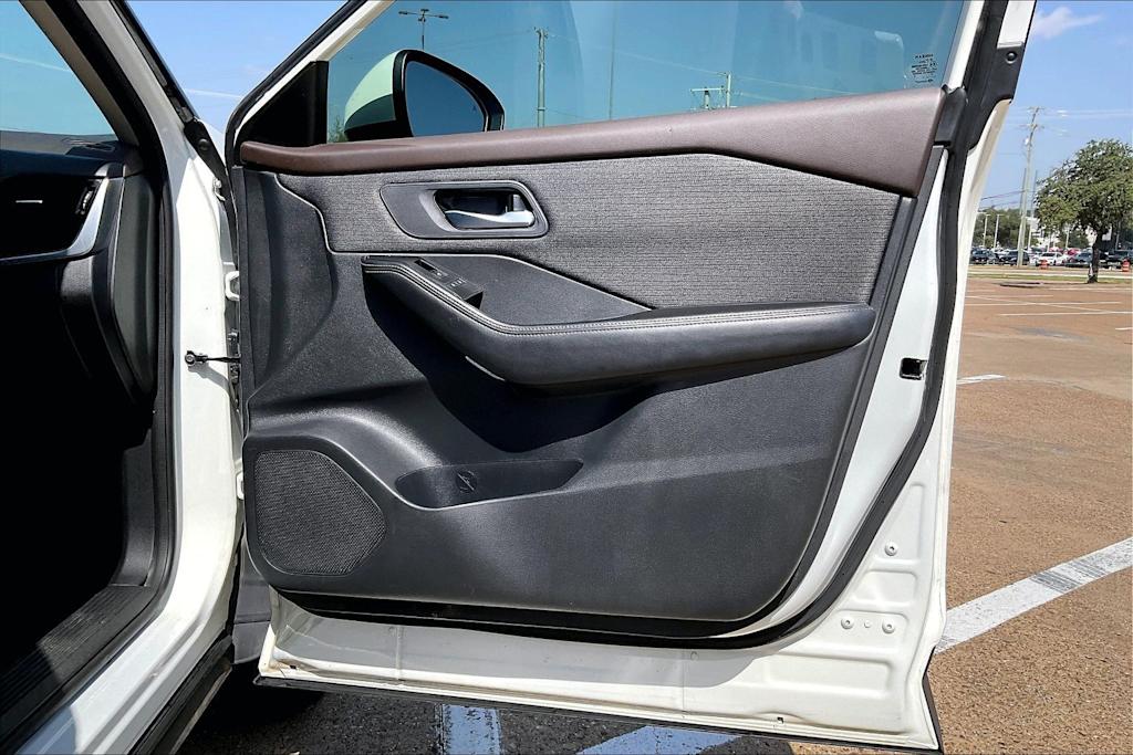 Thumbnail: 2021 Nissan Rogue - 29
