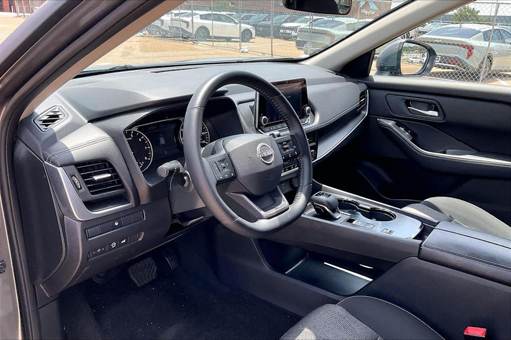 Thumbnail: 2025 Nissan Rogue - 2