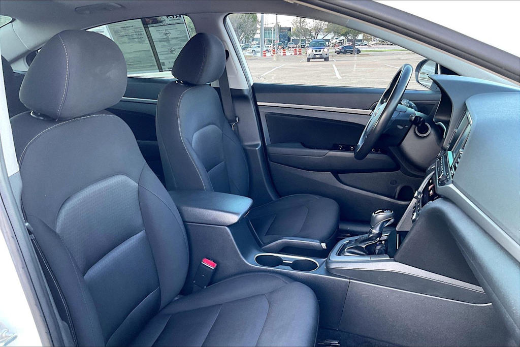 Thumbnail: 2018 Hyundai Elantra - 11