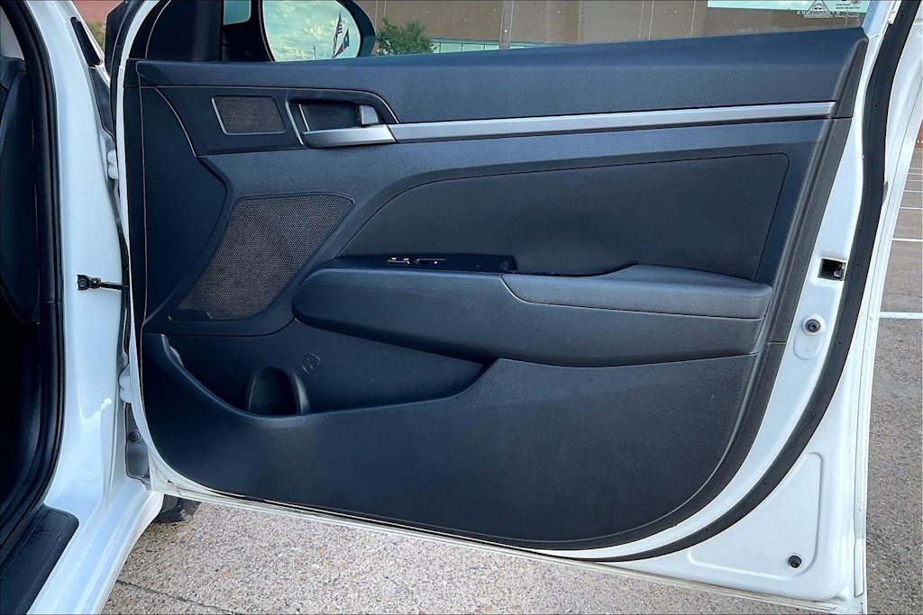 Thumbnail: 2018 Hyundai Elantra - 26