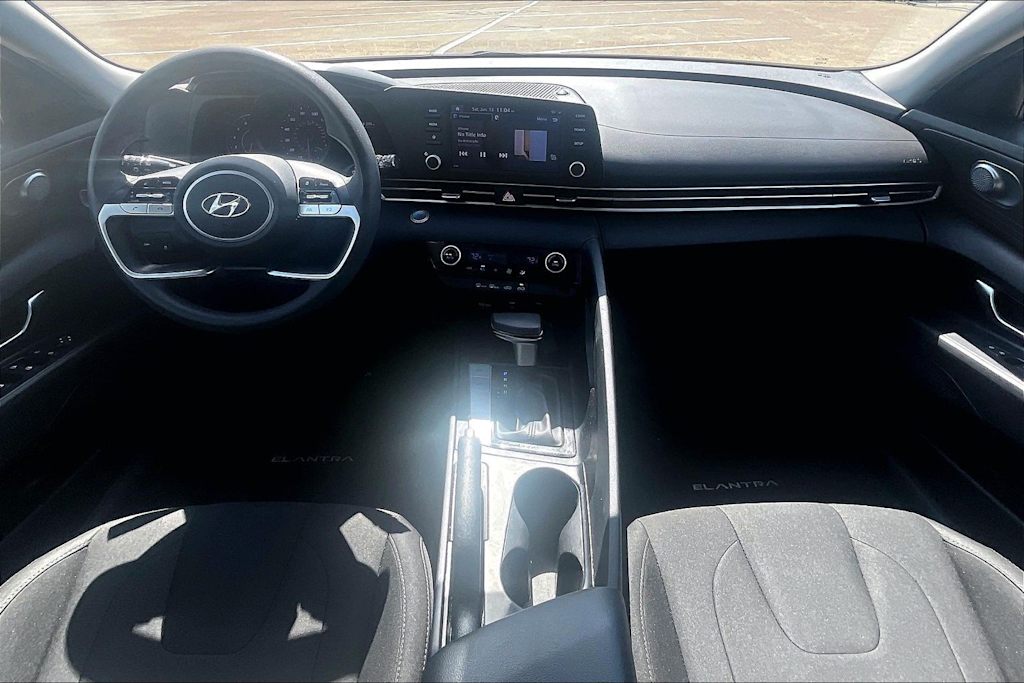 Thumbnail: 2022 Hyundai Elantra - 9