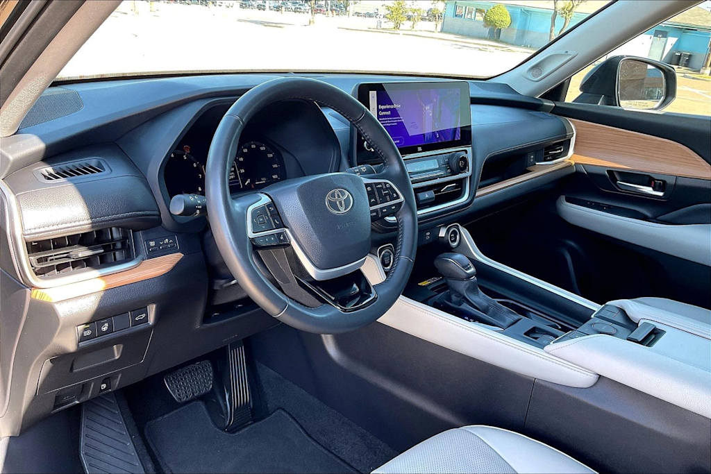 Thumbnail: 2025 Toyota Grand Highlander - 2
