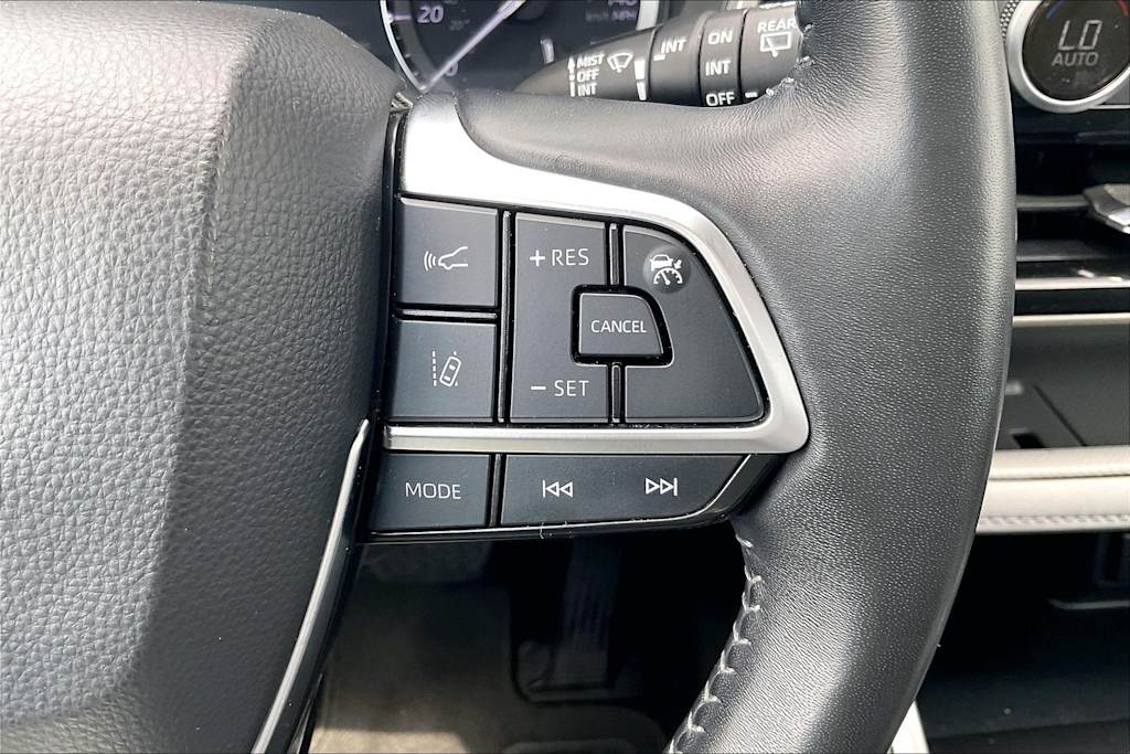 Thumbnail: 2021 Toyota Highlander - 25