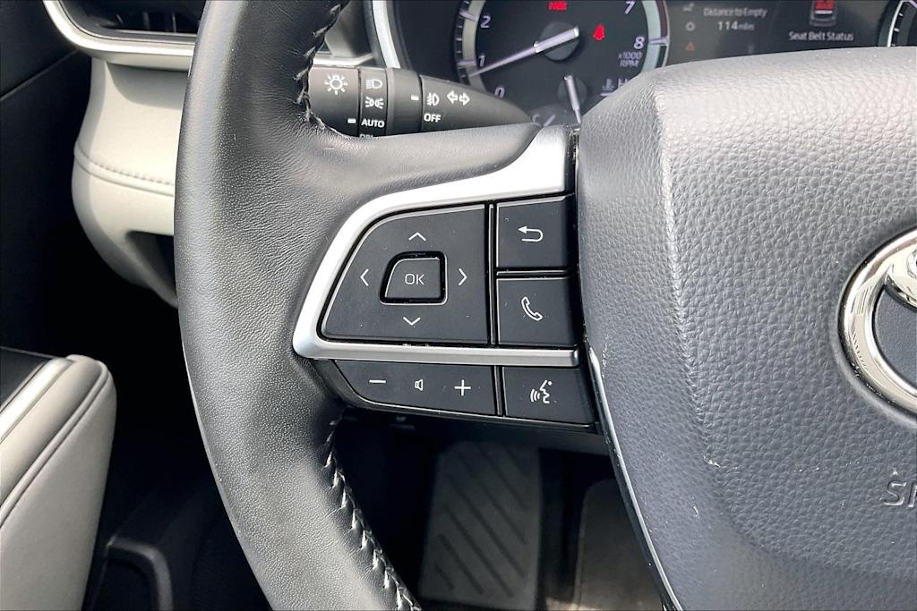 Thumbnail: 2021 Toyota Highlander - 24