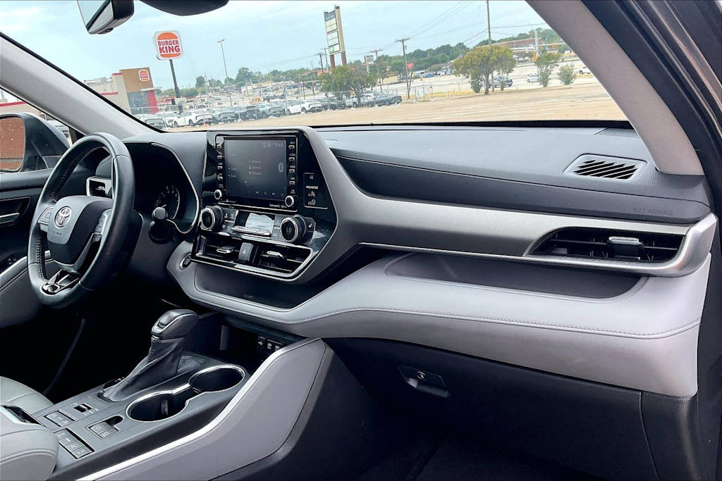 Thumbnail: 2021 Toyota Highlander - 13