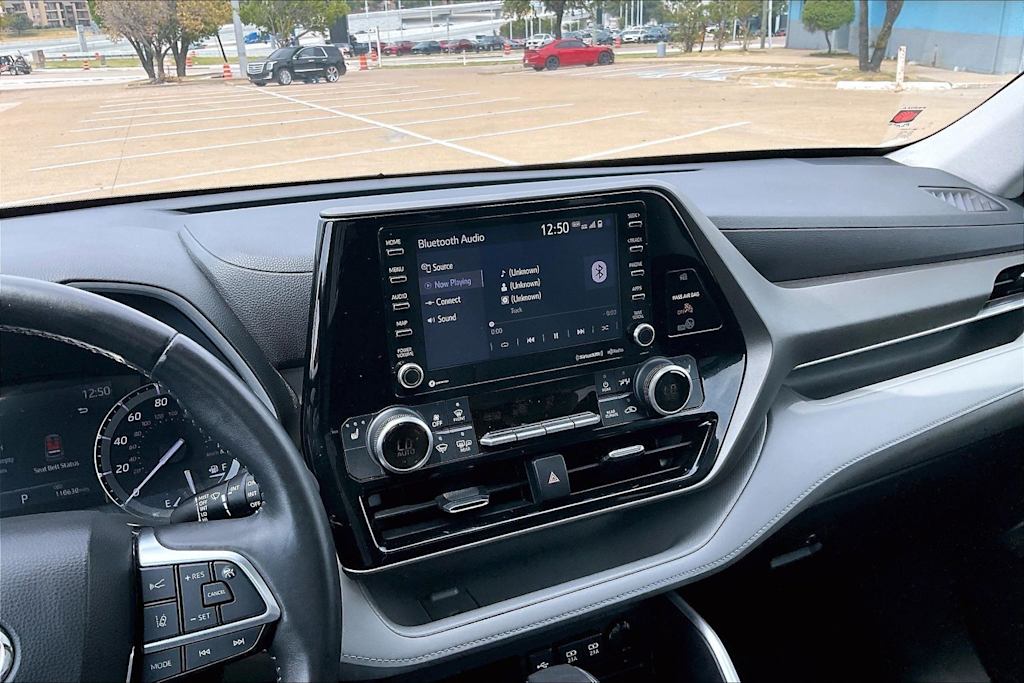 Thumbnail: 2021 Toyota Highlander - 14