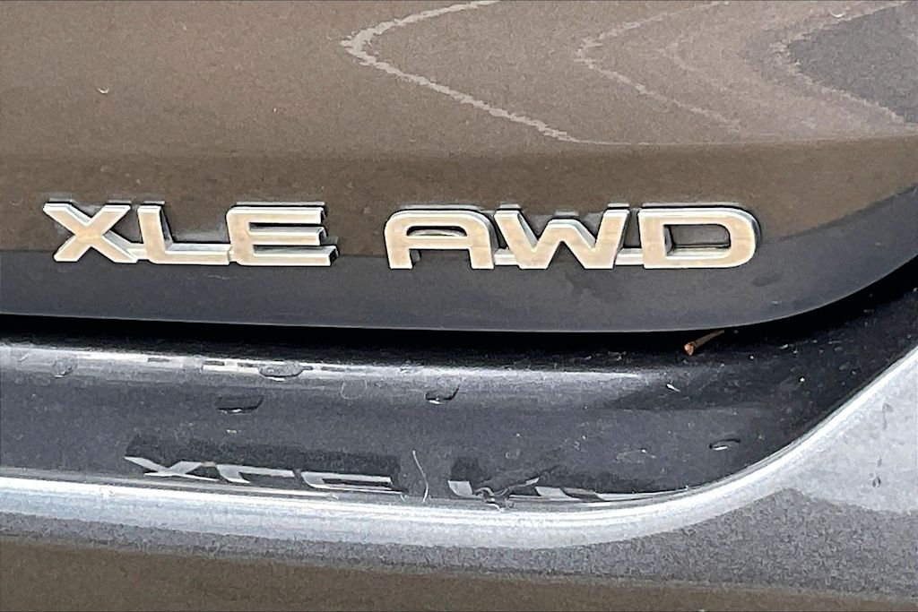Thumbnail: 2021 Toyota Highlander - 7