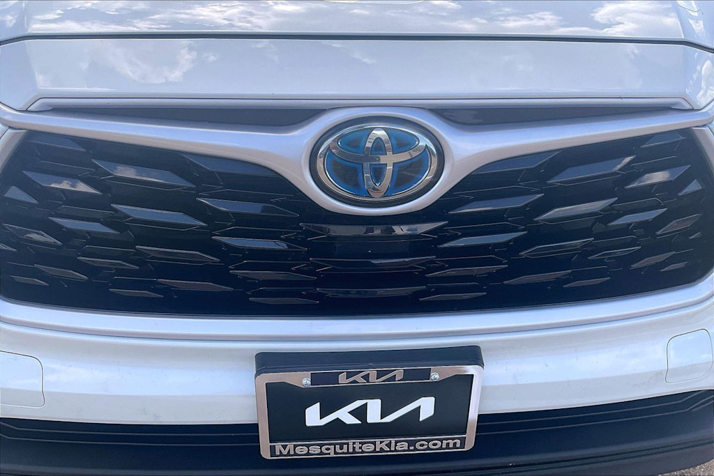 Thumbnail: 2021 Toyota Highlander - 31