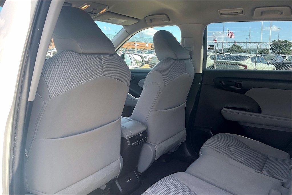 Thumbnail: 2021 Toyota Highlander - 12
