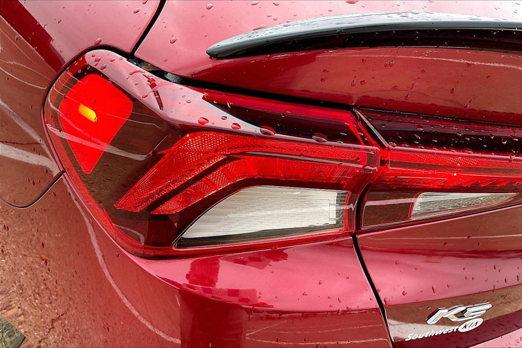 Thumbnail: 2021 Kia K5 - 31