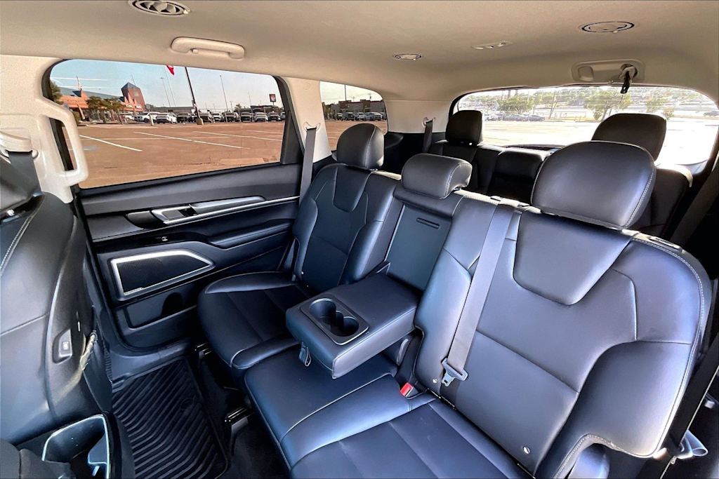 Thumbnail: 2022 Kia Telluride - 28