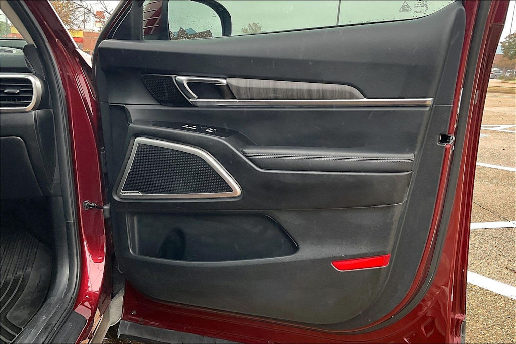 Thumbnail: 2023 Kia Telluride - 28