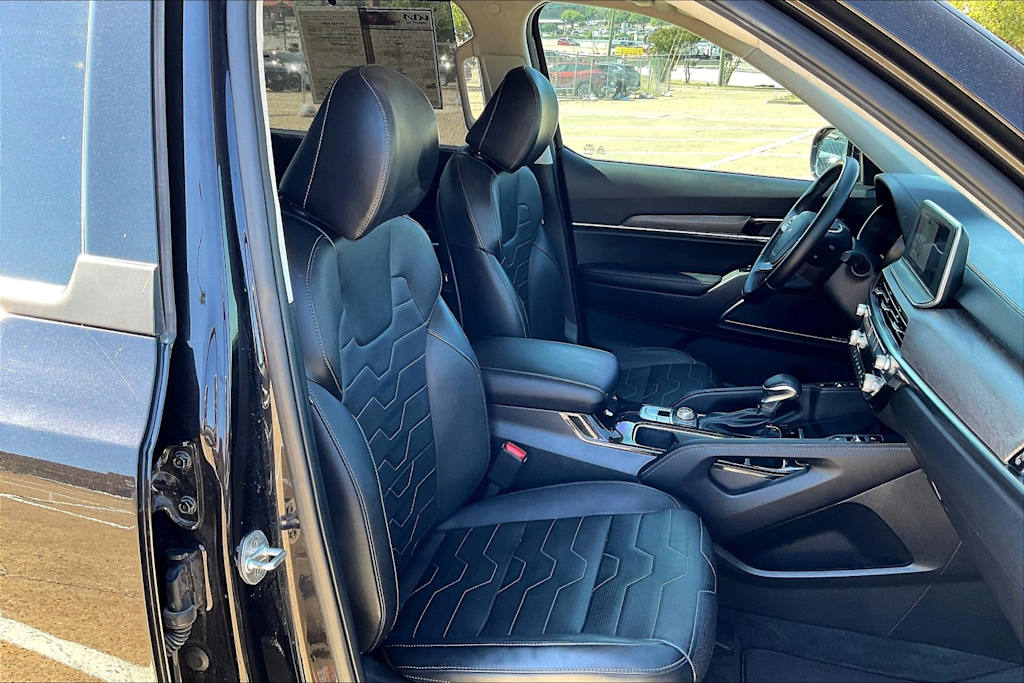 Thumbnail: 2022 Kia Telluride - 22