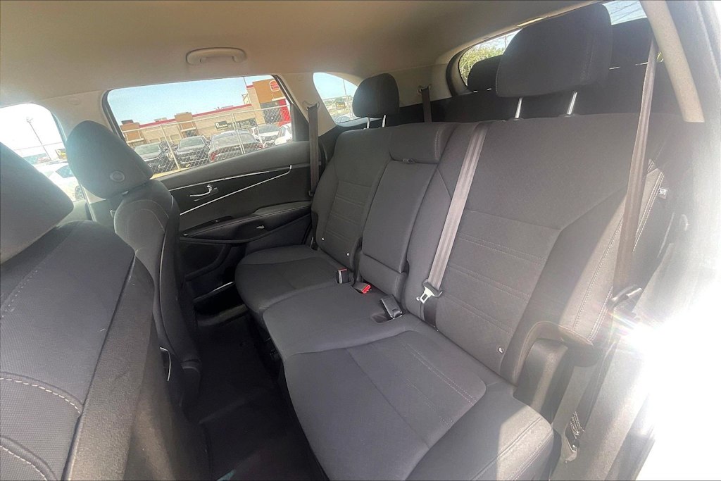 Thumbnail: 2020 Kia Sorento - 28