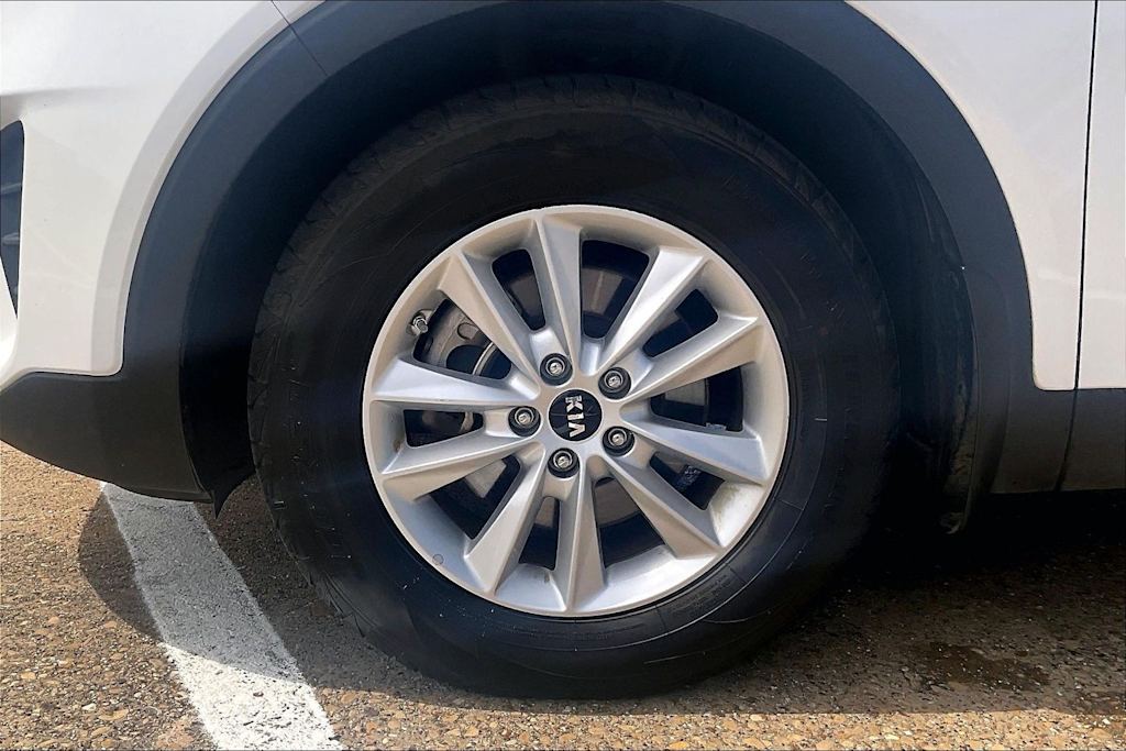 Thumbnail: 2020 Kia Sorento - 8