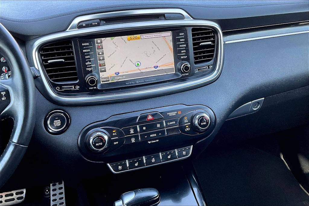Thumbnail: 2018 Kia Sorento - 15