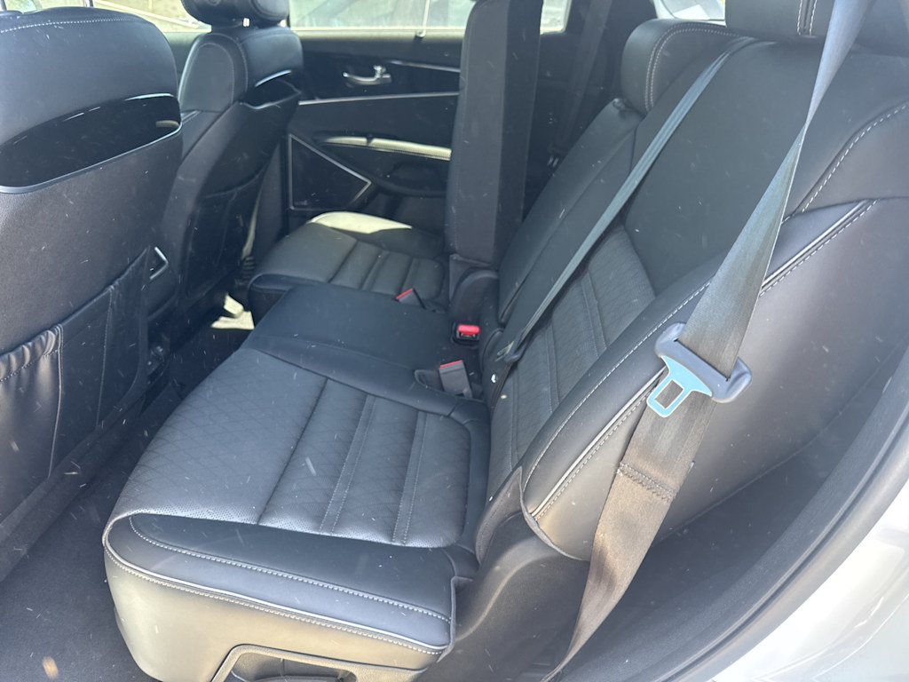 Thumbnail: 2016 Kia Sorento - 4