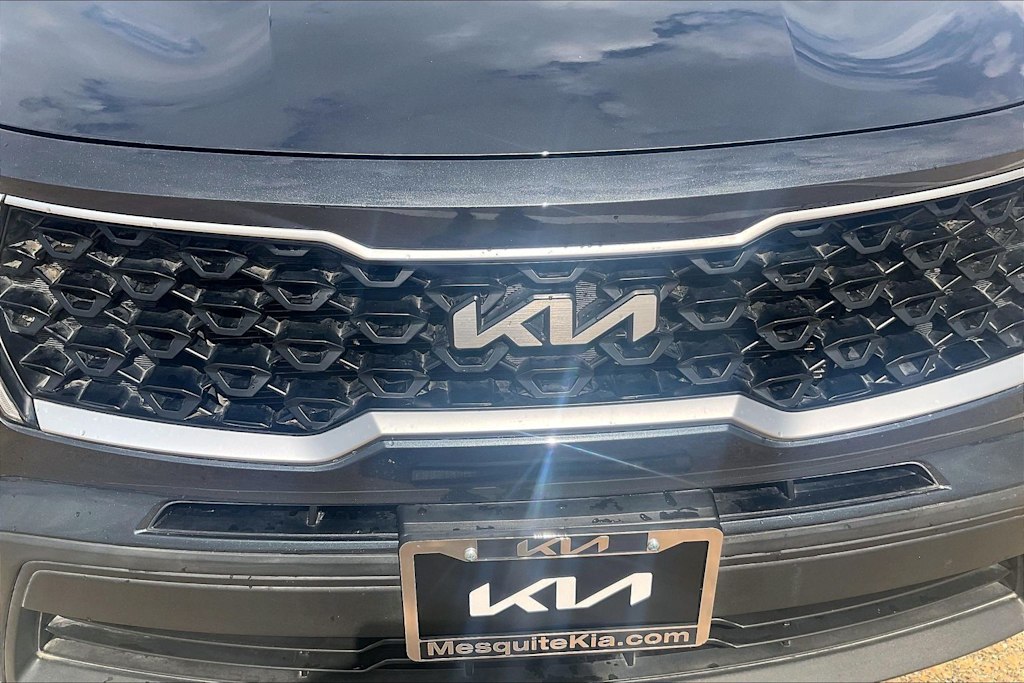 Thumbnail: 2023 Kia Sorento - 7