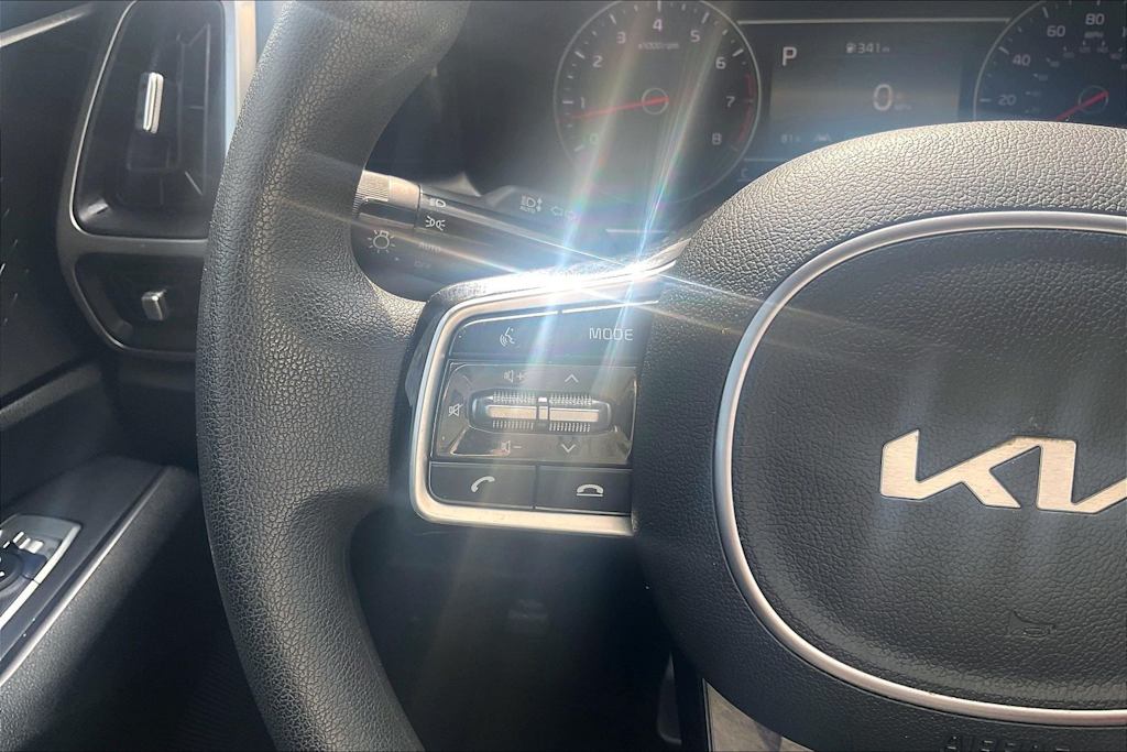 Thumbnail: 2023 Kia Sorento - 23