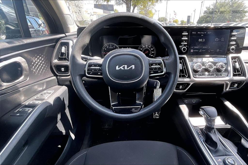 Thumbnail: 2022 Kia Sorento - 12