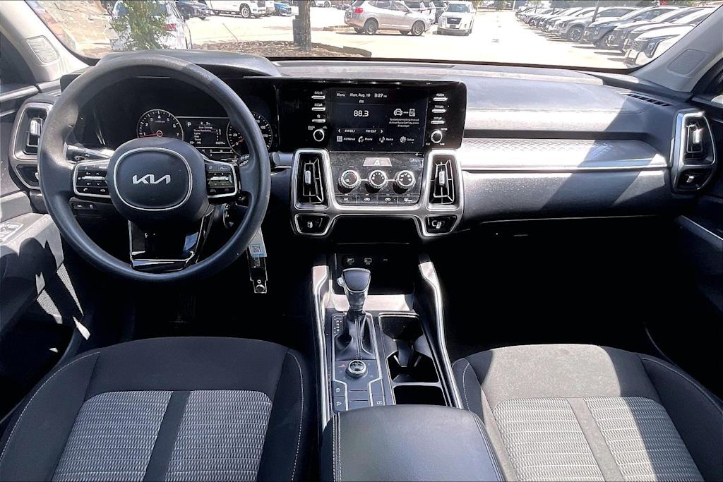 Thumbnail: 2022 Kia Sorento - 8