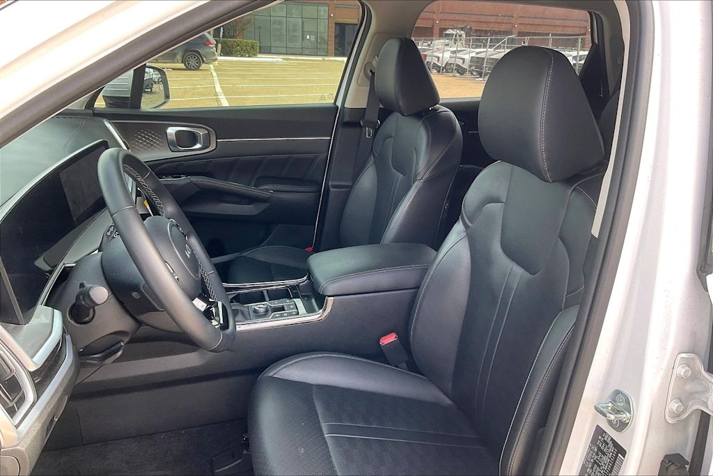 Thumbnail: 2024 Kia Sorento - 9