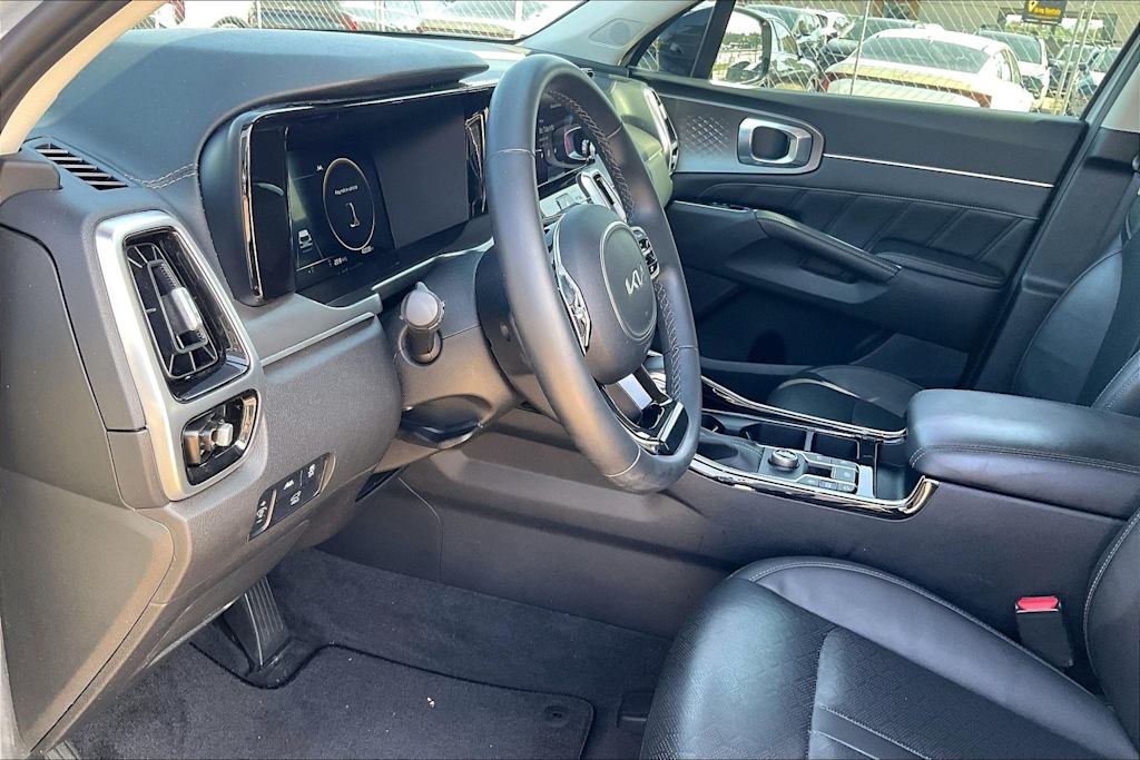 Thumbnail: 2023 Kia Sorento - 2
