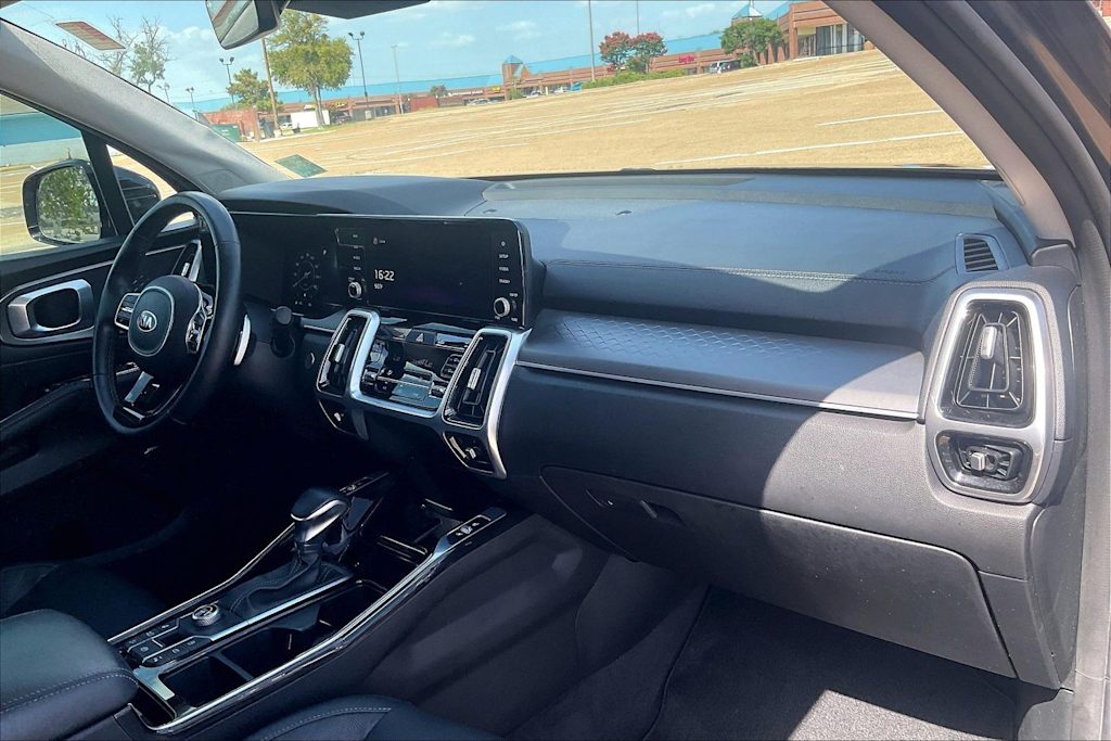 Thumbnail: 2021 Kia Sorento - 14