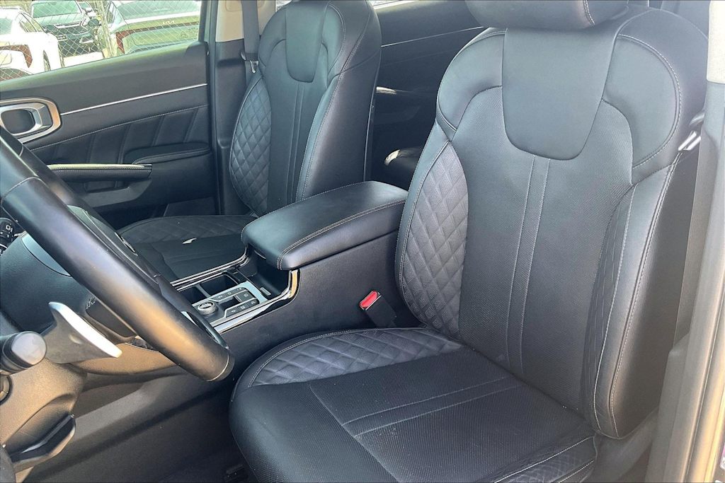 Thumbnail: 2021 Kia Sorento - 10