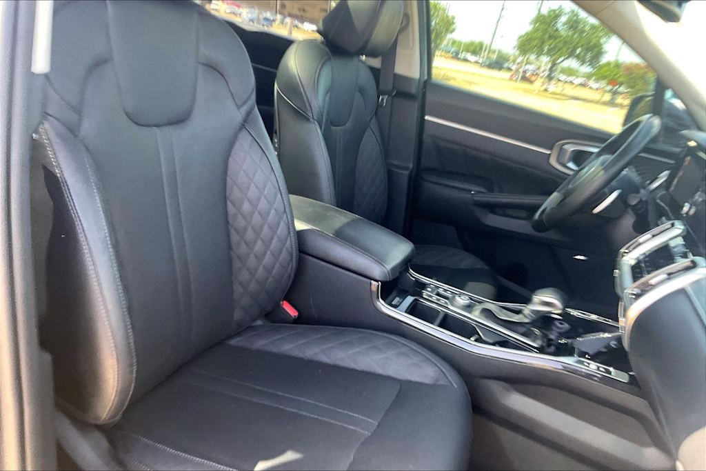 Thumbnail: 2021 Kia Sorento - 11
