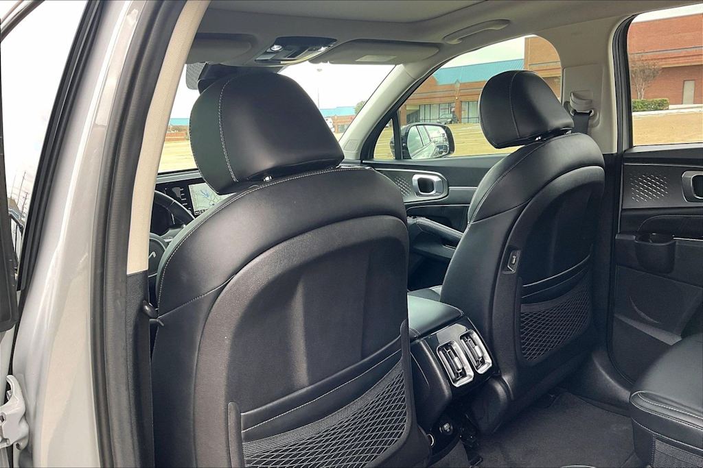 Thumbnail: 2022 Kia Sorento - 12