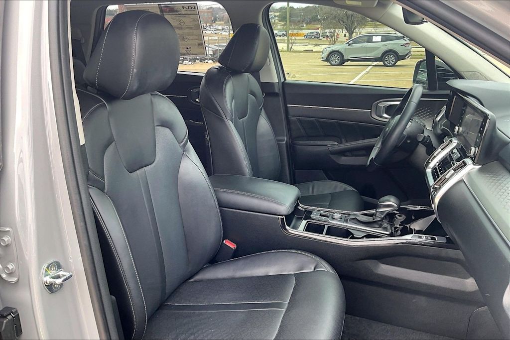 Thumbnail: 2022 Kia Sorento - 11