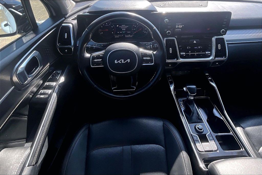 Thumbnail: 2022 Kia Sorento - 8