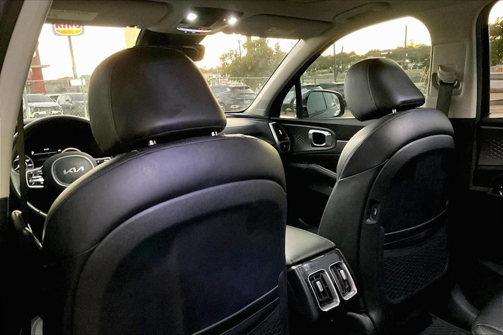 Thumbnail: 2023 Kia Sorento - 19