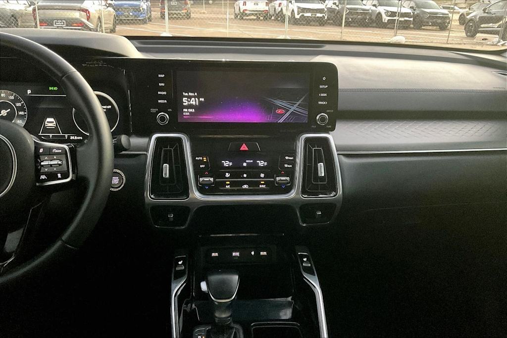 Thumbnail: 2023 Kia Sorento - 14