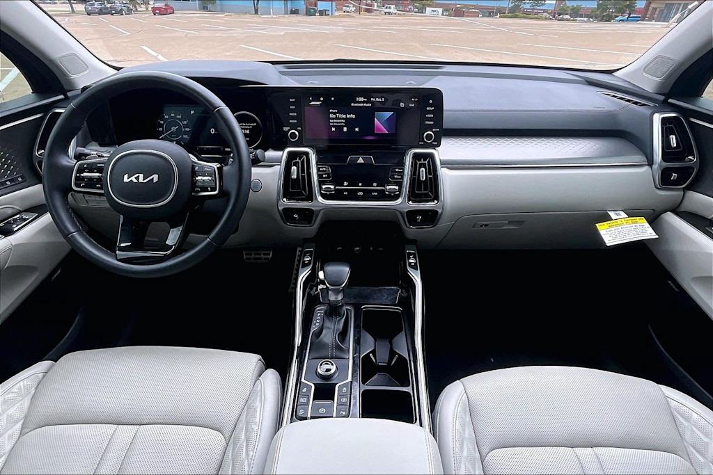 Thumbnail: 2022 Kia Sorento - 8