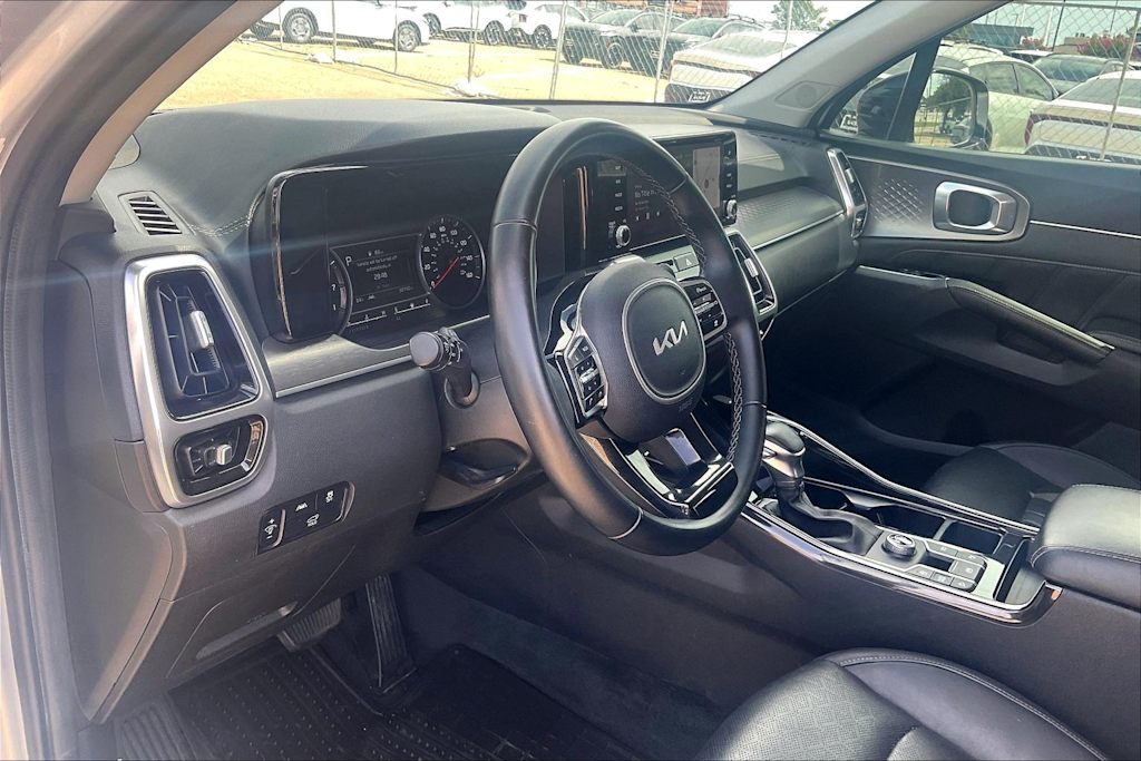 Thumbnail: 2022 Kia Sorento - 2